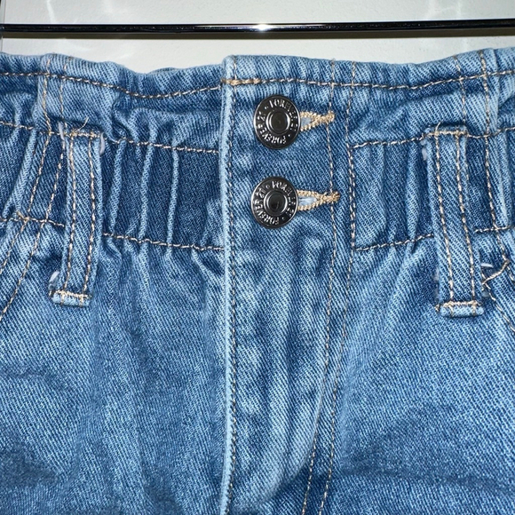 Women's Forever 21 Denim Shorts Size S Light Blue Distressed Elastic Waistband - Picture 8 of 8